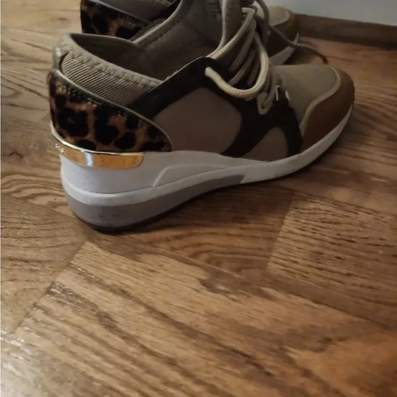 Michael Kors women  Brown Sneakers - Picture 2 of 3